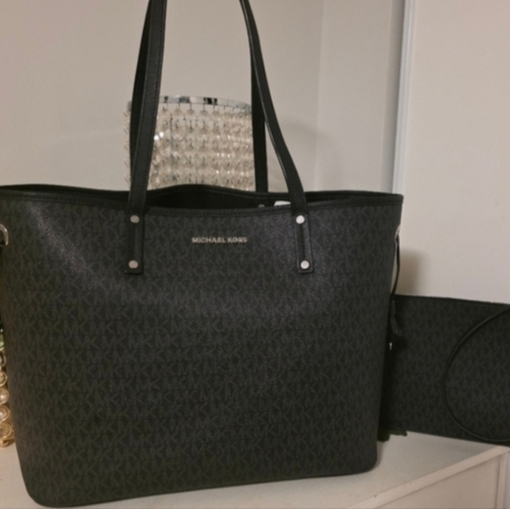 Michael Kors Black Monogram Tote ( Premium Line )